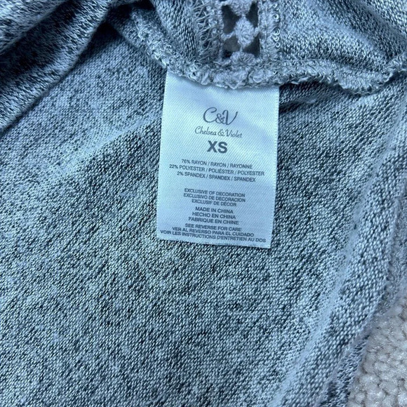 Chelsea & Violet Sweater Womens XS Gray Pullover Crochet Bohemian Boxy Ladies - Picture 12 of 13